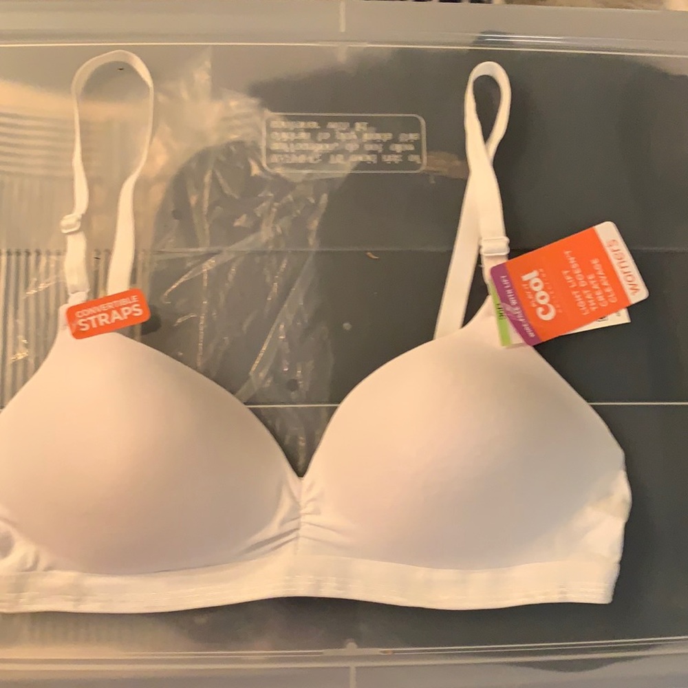NWT Warner’s Play it Cool 36B convertible strap bra
